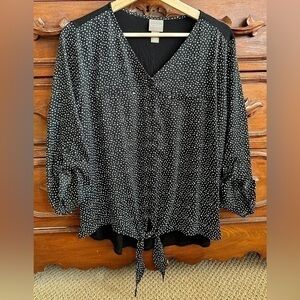 Chico’s polka dot 3/4 sleeve top with tie